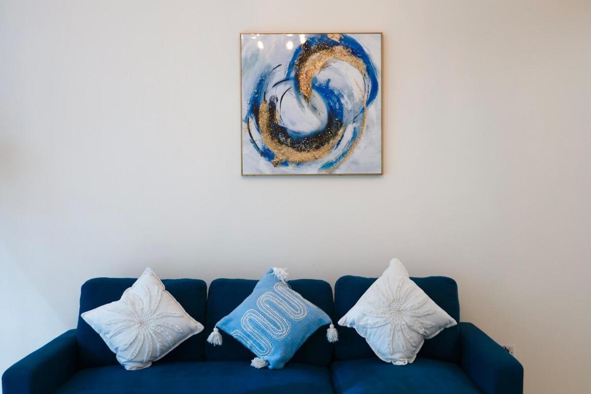 Apartment Nivis Find- Luxury 1 Bhk Nearby Mall