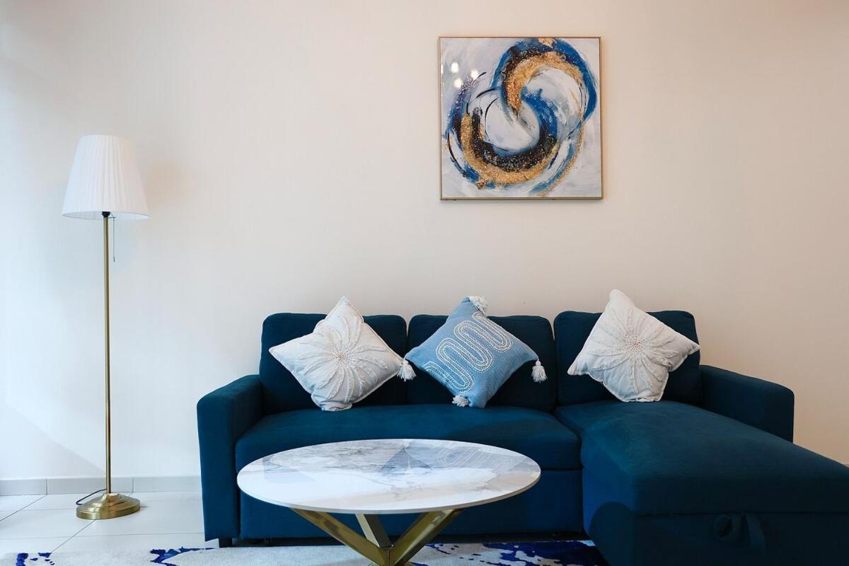 Nivis Find- Luxury 1 Bhk Nearby Mall