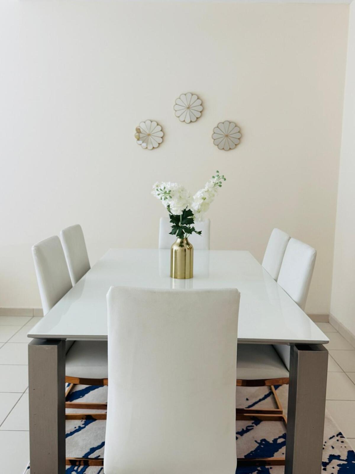 Nivis Find- Luxury 1 Bhk Nearby Mall Dubai