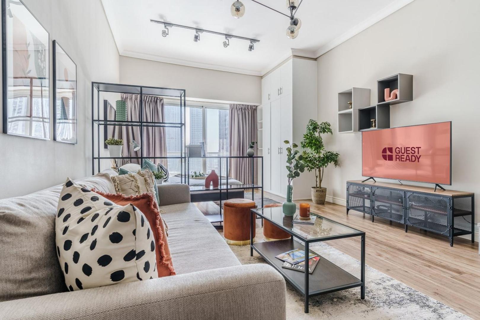 Guestready Homes - Industrial Chic Apartment Dubai