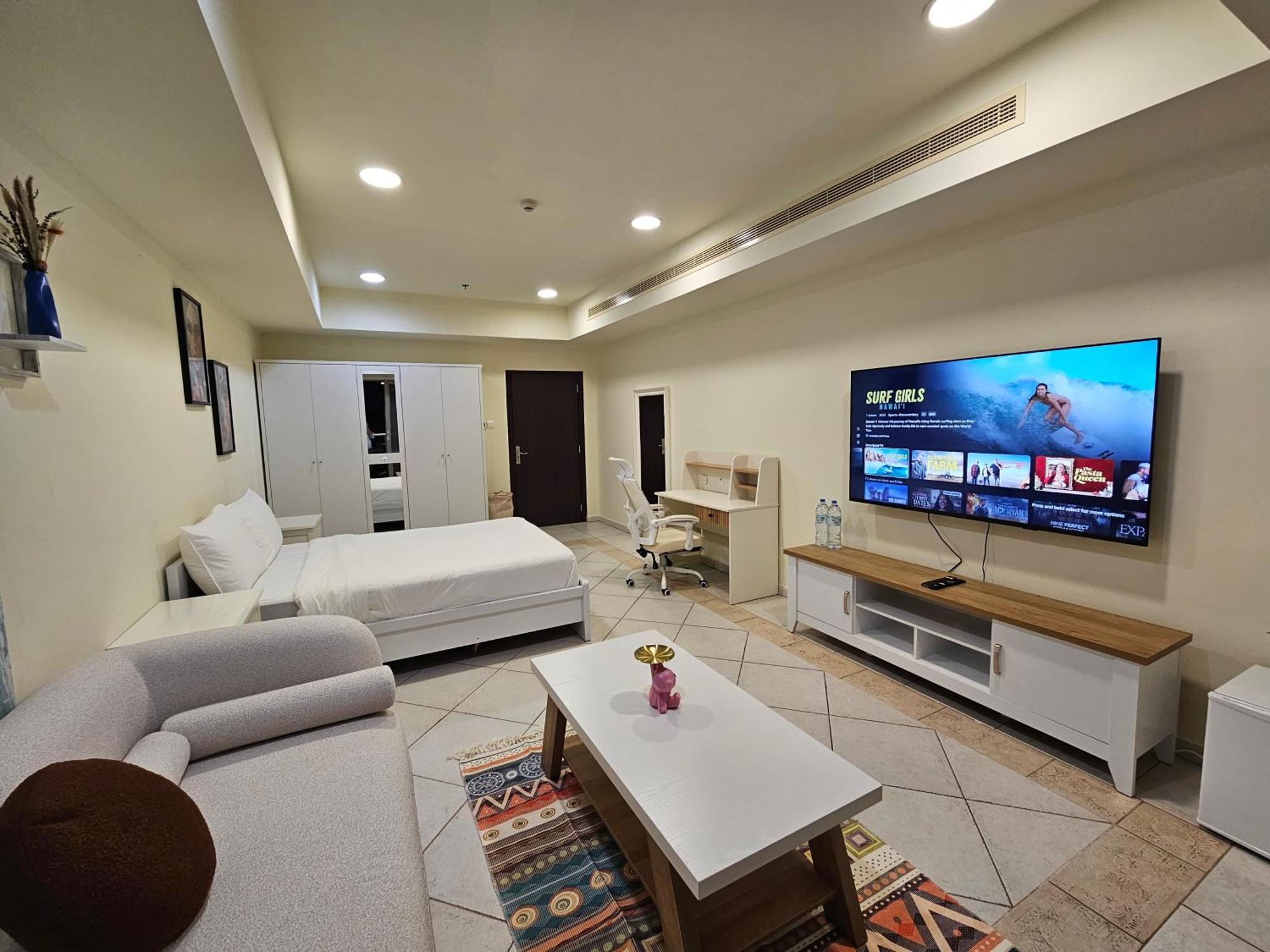 Super Host At Highest Residential Tower In The World, Private In A Shared Dubai