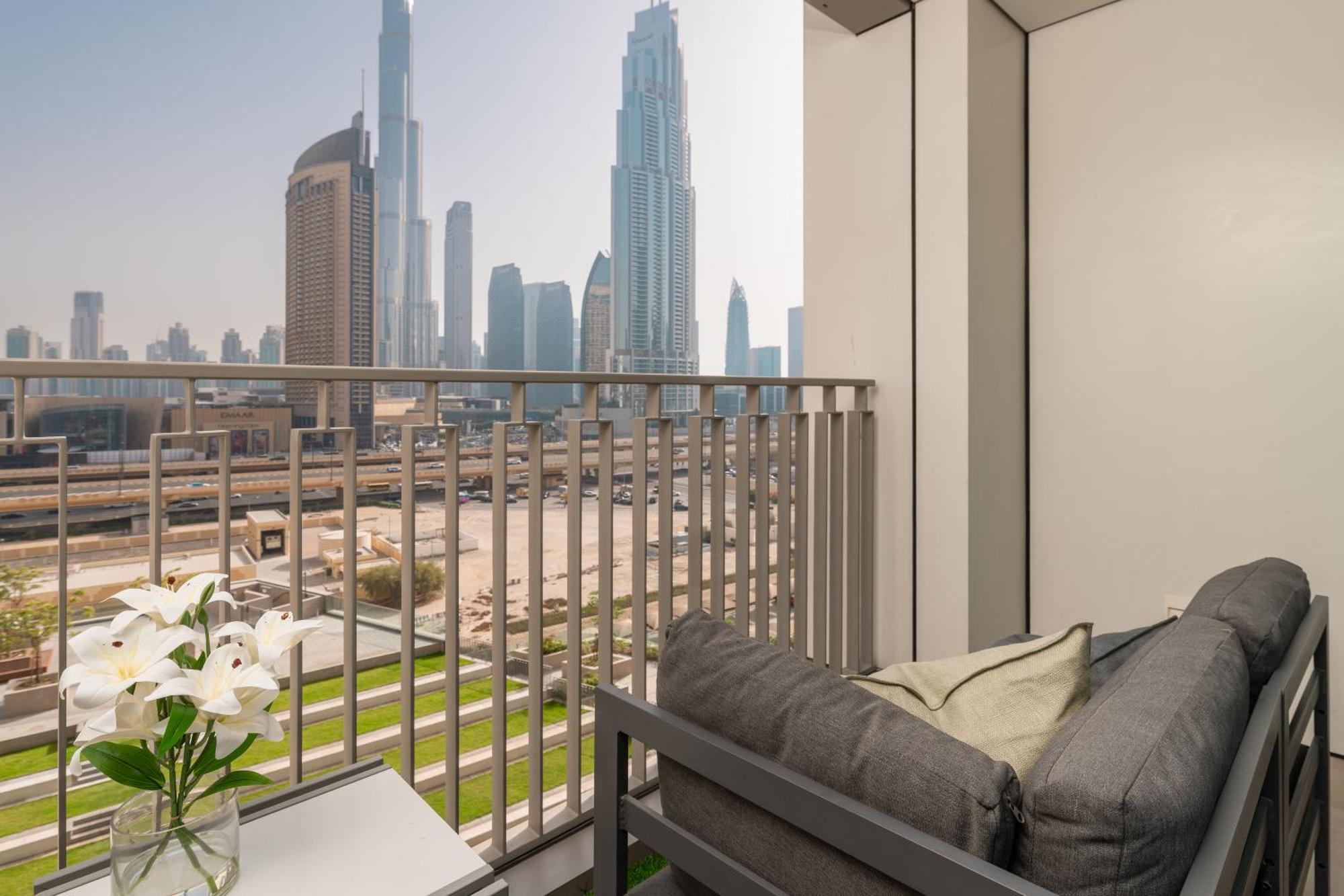 Prime Retreats @ Downtown Views By Emaar *