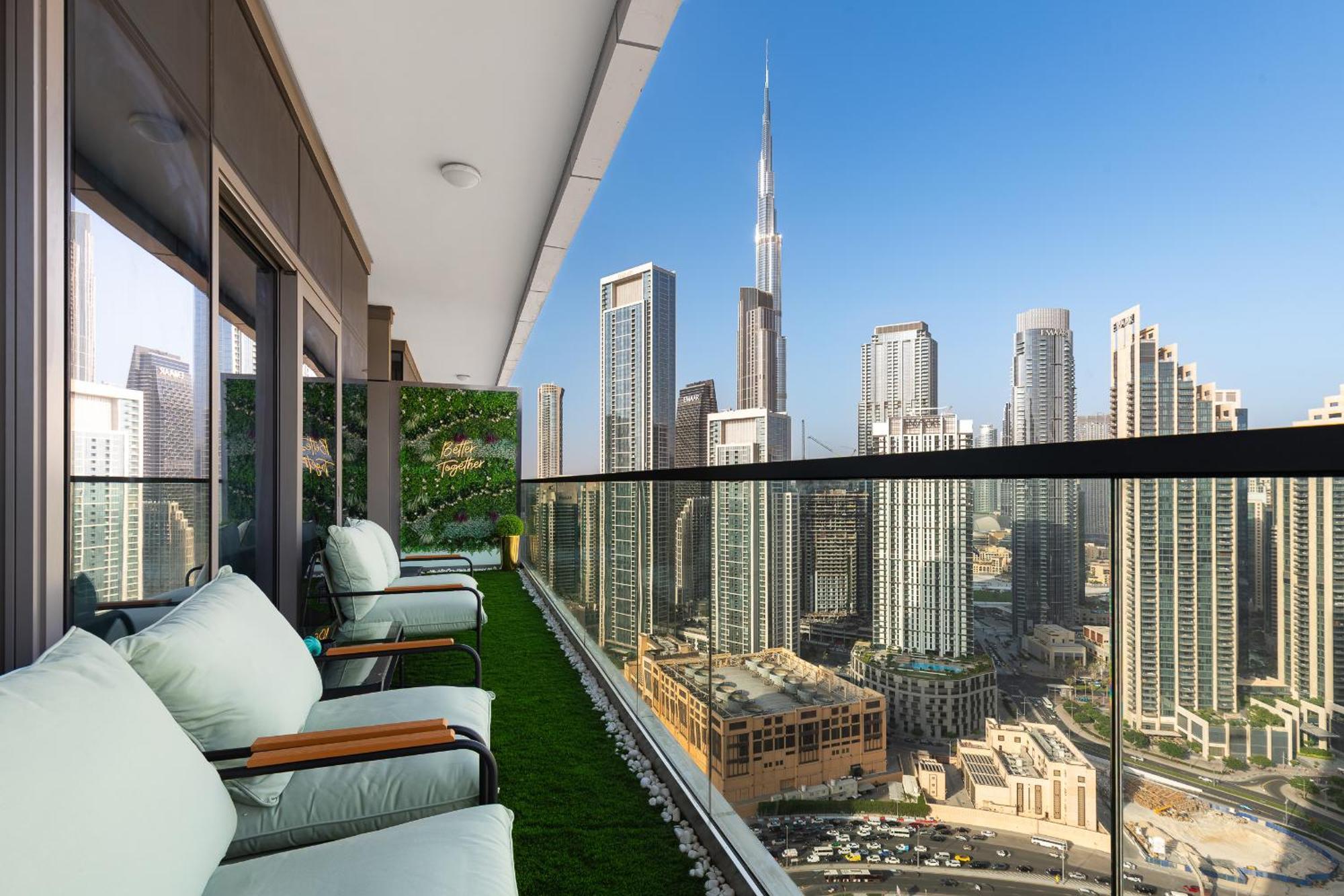 Full Burj Khalifa View Lux 2bedroom With Rooftop Pool Location In Paramount Midtown Apartment