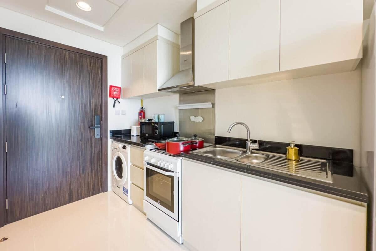 Apartment Modern On Golf Course - Damac Hills Dubai