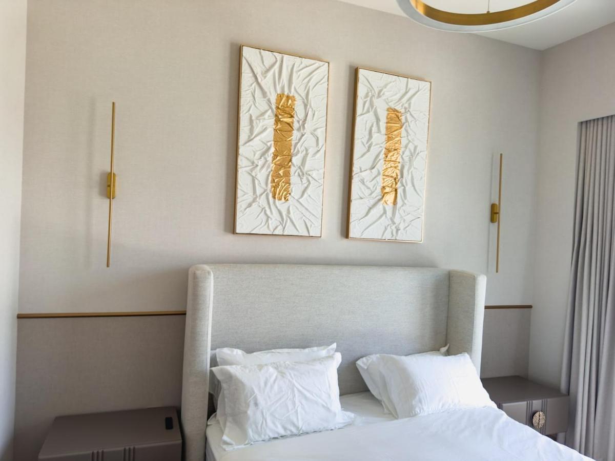 Grande Residences With Burj Khalifa View From 16th Floor For 6-guests Apartment Dubai