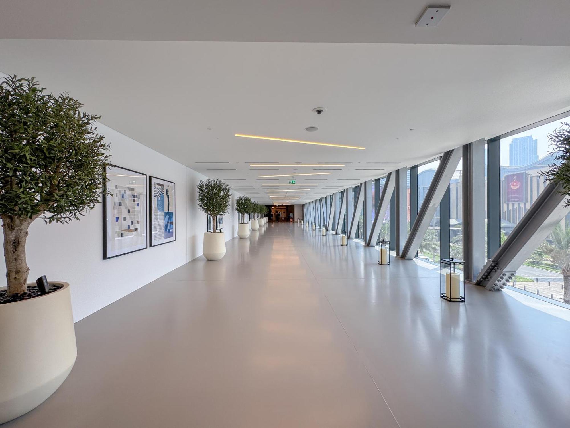 Apartment Luxurious 1br Pool With Burj Khalifa View Mall