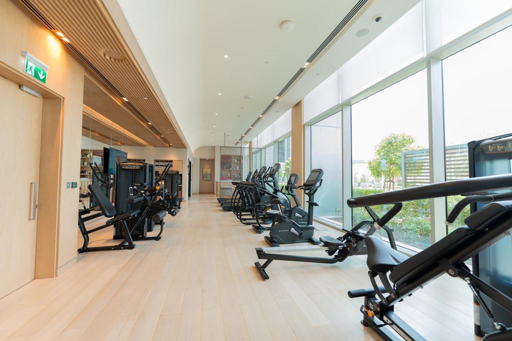 Apartment Luxurious 1br Pool With Burj Khalifa View Mall
