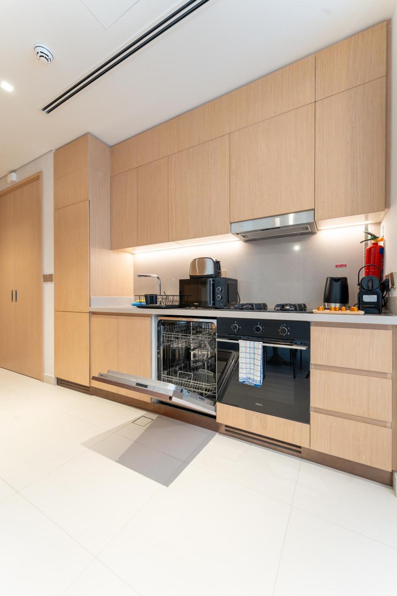 Luxurious 1br Pool With Burj Khalifa View Mall *