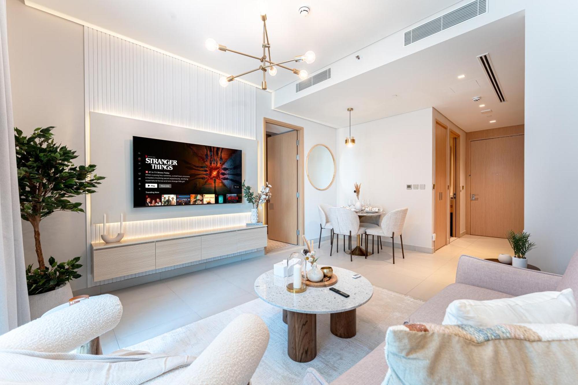 Luxurious 1br Pool With Burj Khalifa View Mall Apartment Dubai
