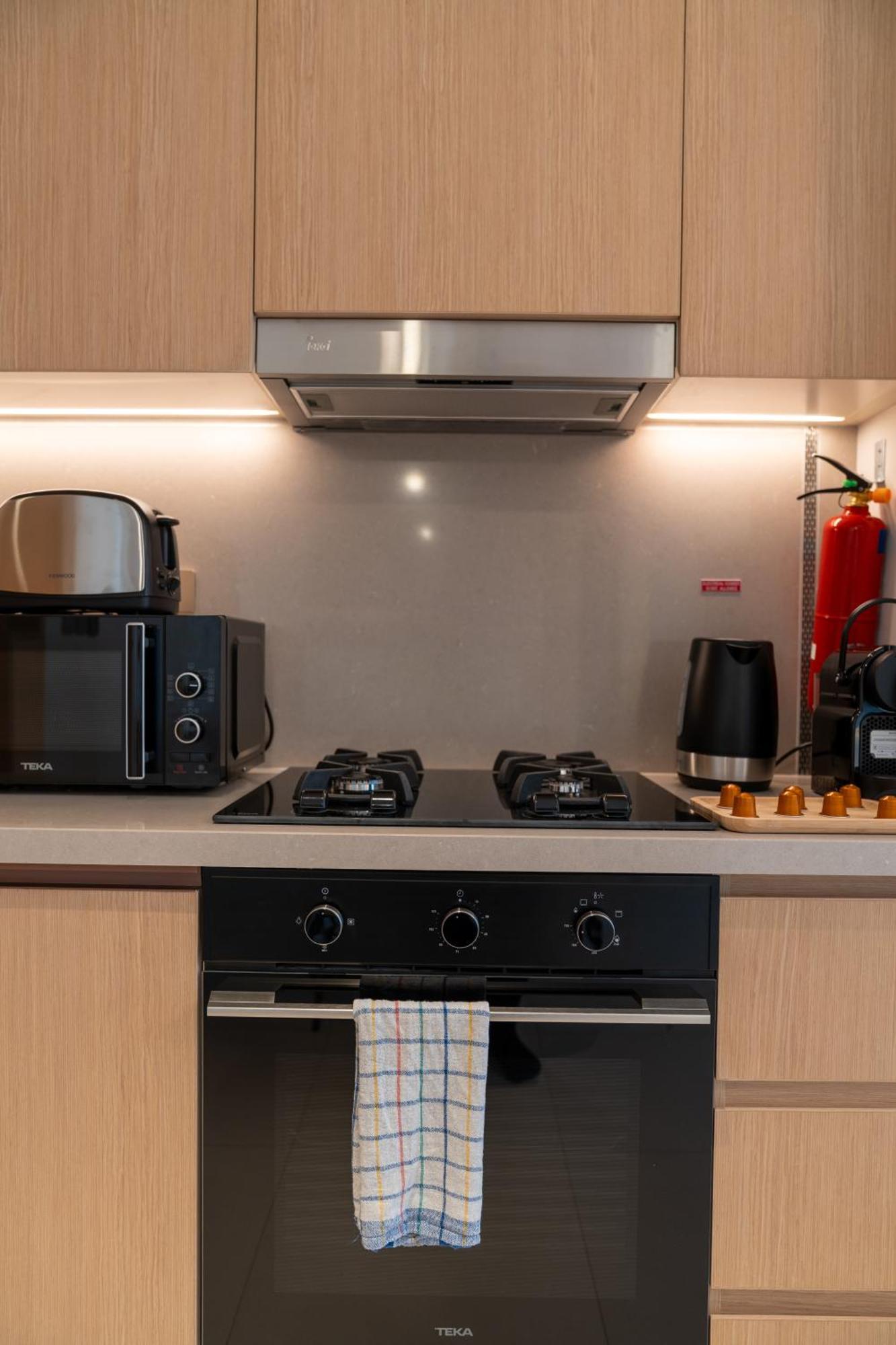 Apartment Luxurious 1br Pool With Burj Khalifa View Mall Dubai