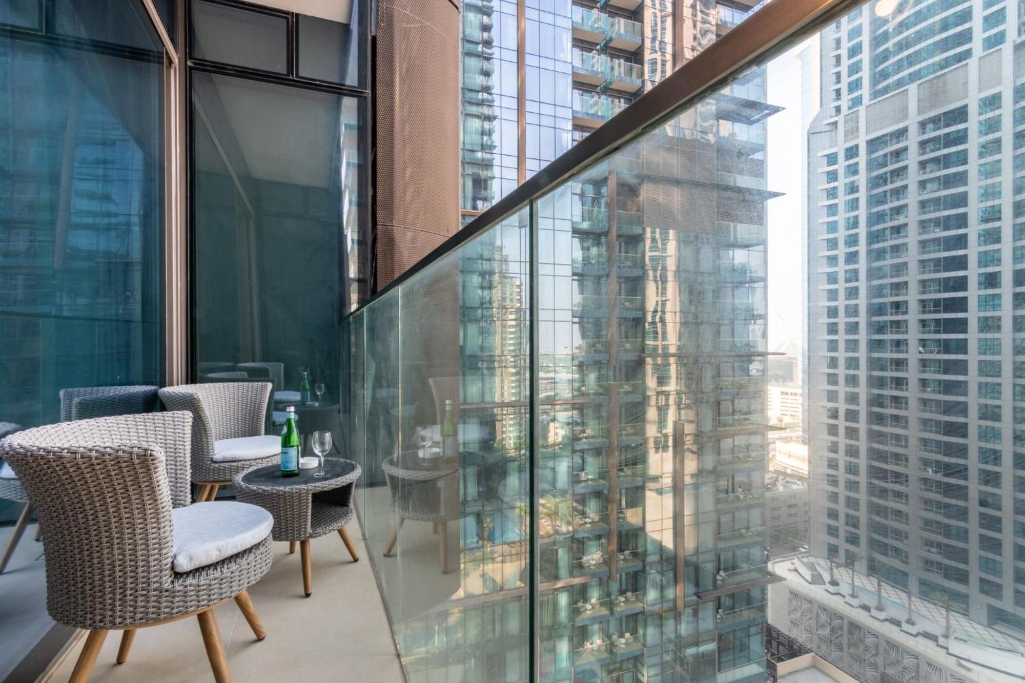 Marina Gate Cozy 1br, Pool, Gym, & Direct Marina Walk Access Dubai