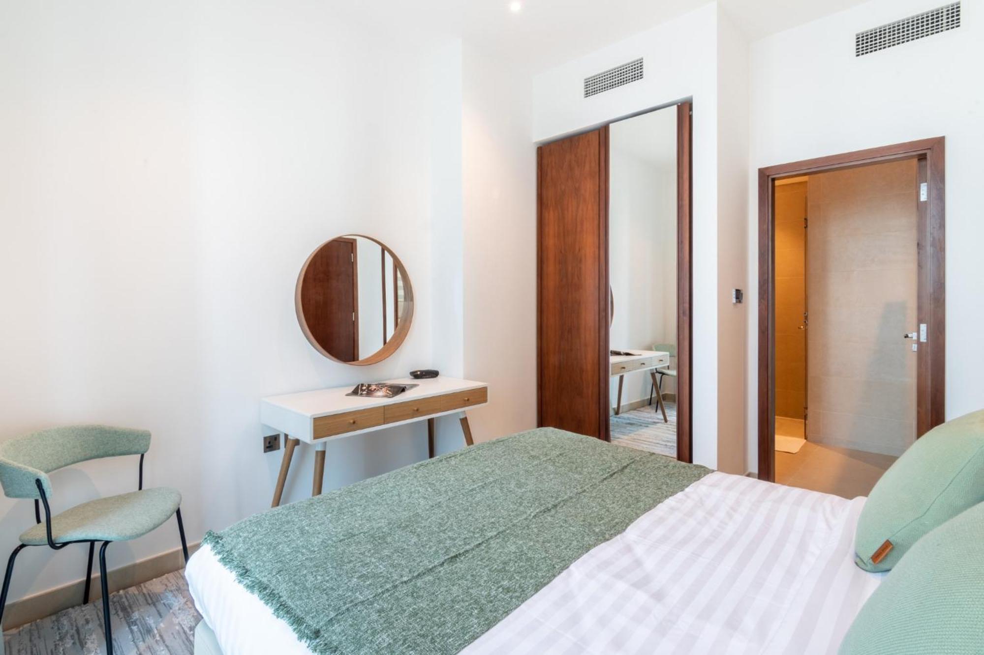 Marina Gate Cozy 1br, Pool, Gym, & Direct Marina Walk Access * Dubai