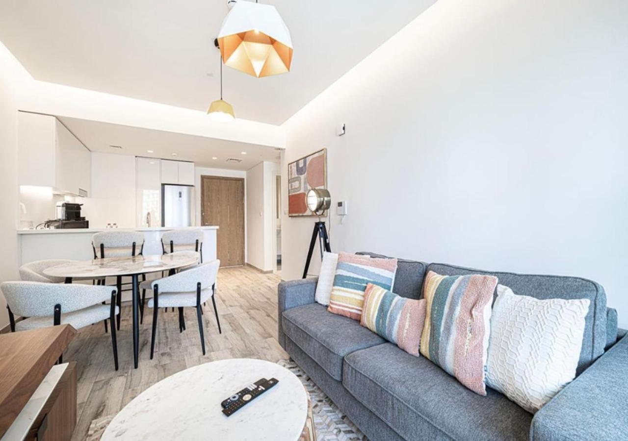 Waterfront 1br - Canal View - Fully Furnished Dubai