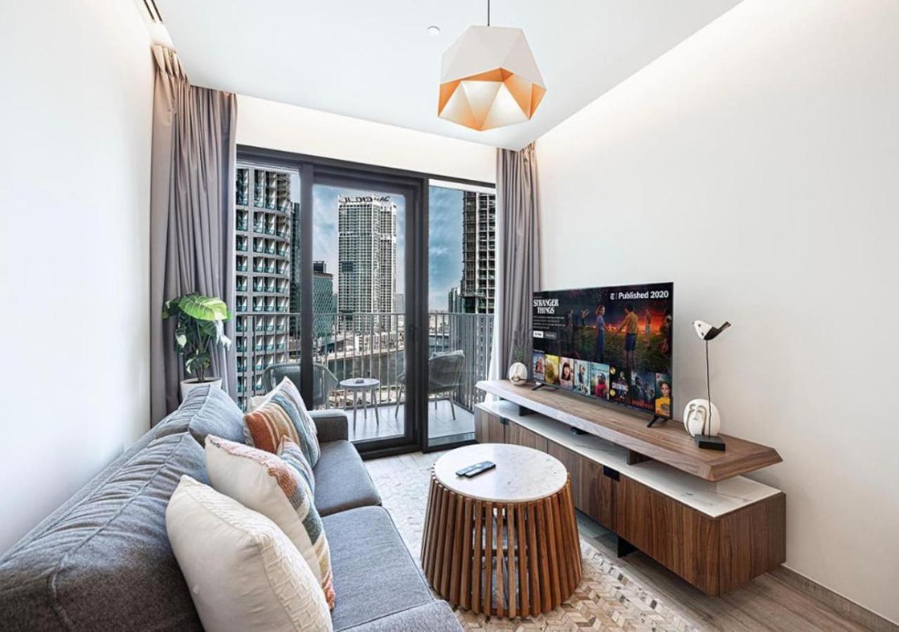 Waterfront 1br - Canal View - Fully Furnished Apartment Dubai