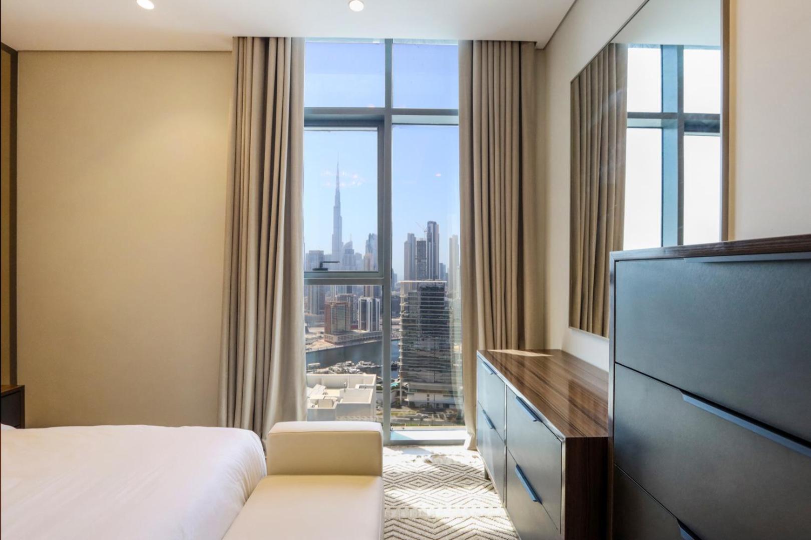 High-floor 1br With Burj Khalifa View Prime Location Apartment *