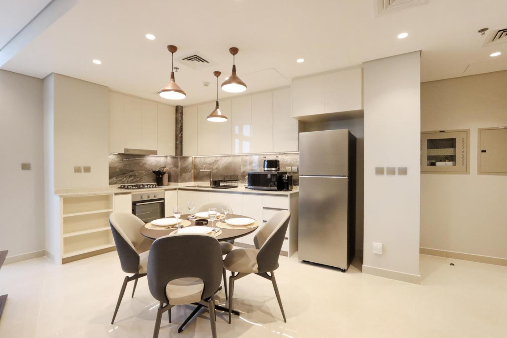 Apartment High-floor 1br With Burj Khalifa View Prime Location Dubai