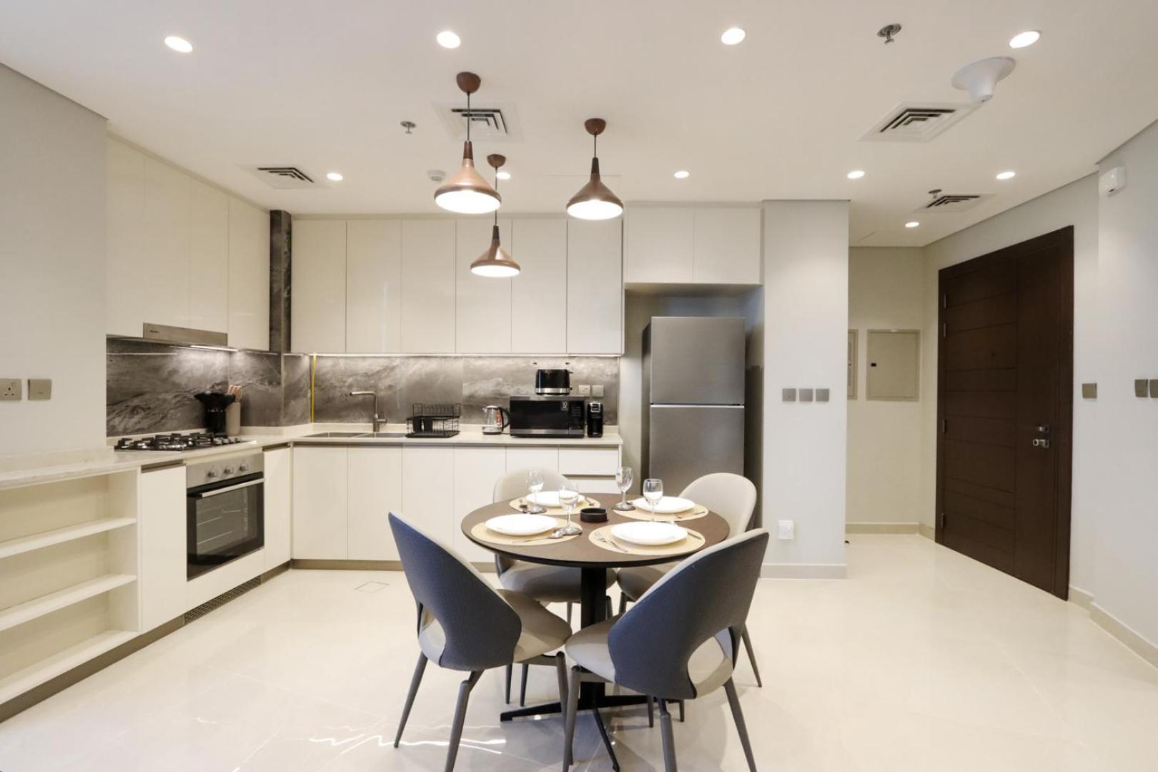 Apartment High-floor 1br With Burj Khalifa View Prime Location Dubai