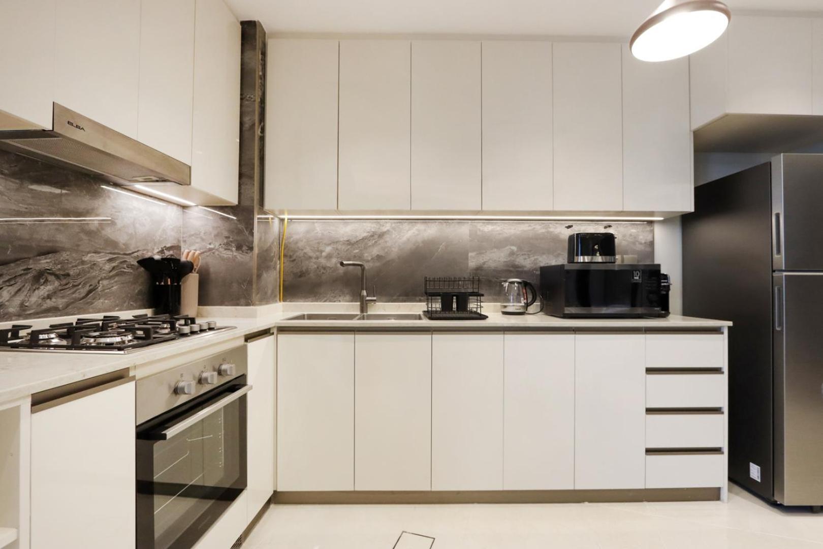 High-floor 1br With Burj Khalifa View Prime Location Apartment *