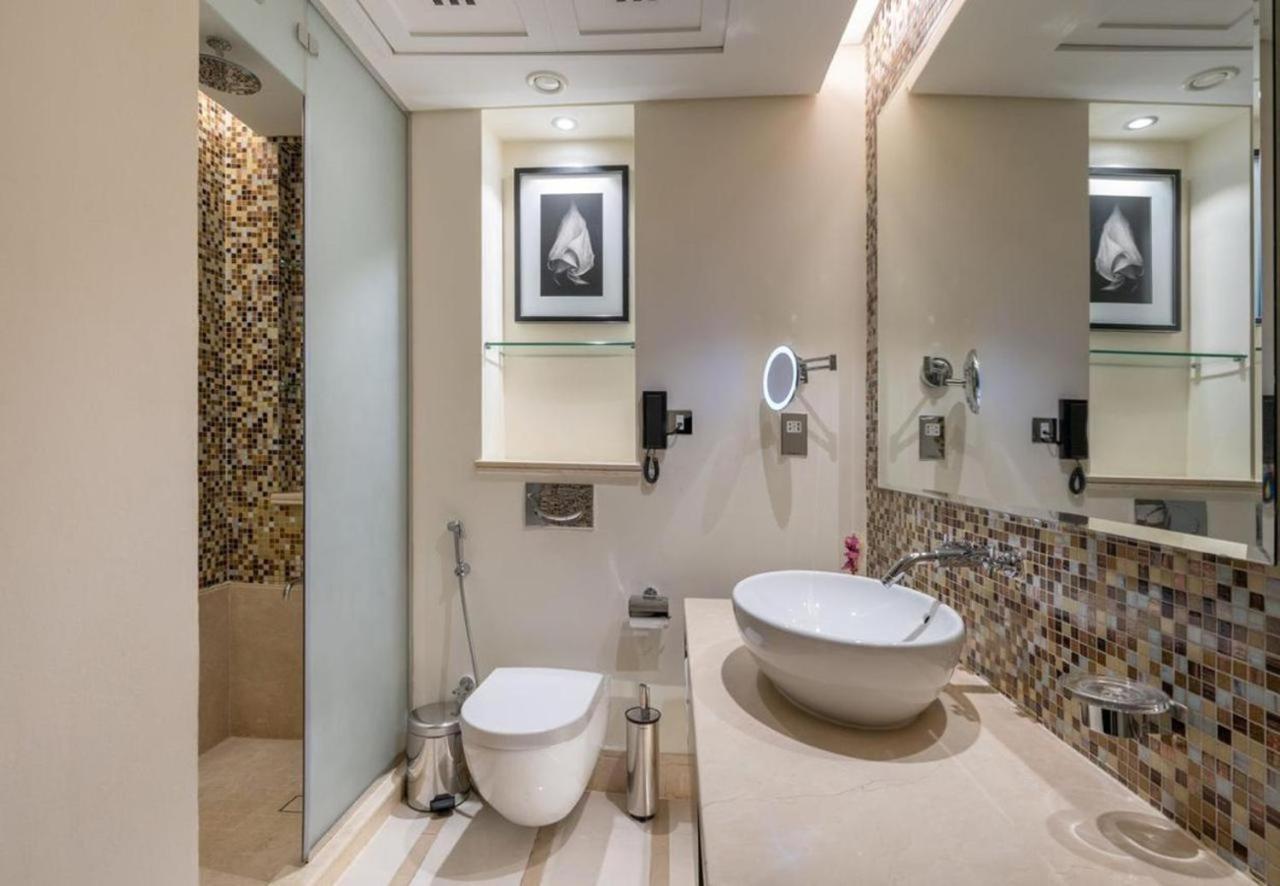 Holistay Luxury Homes - Burj Khalifa View - Direct Access Mall Dubai