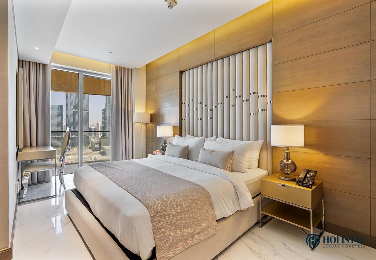Holistay Luxury Homes - Burj Khalifa View - Direct Access Mall Apartment *