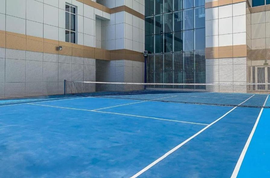 1br + Maid In Downtown Apartment
