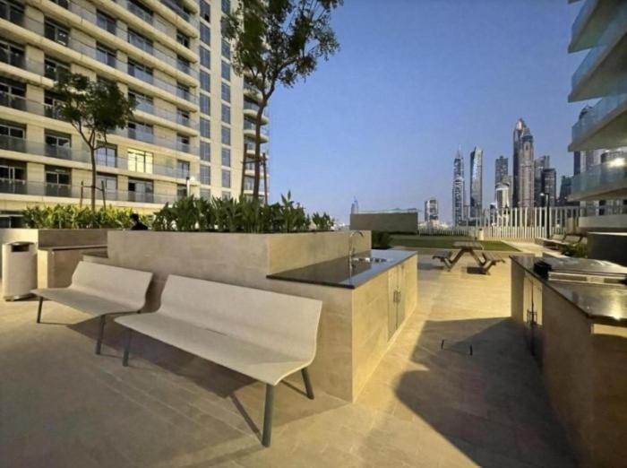Elegant 1br With Sea View And Free Access *