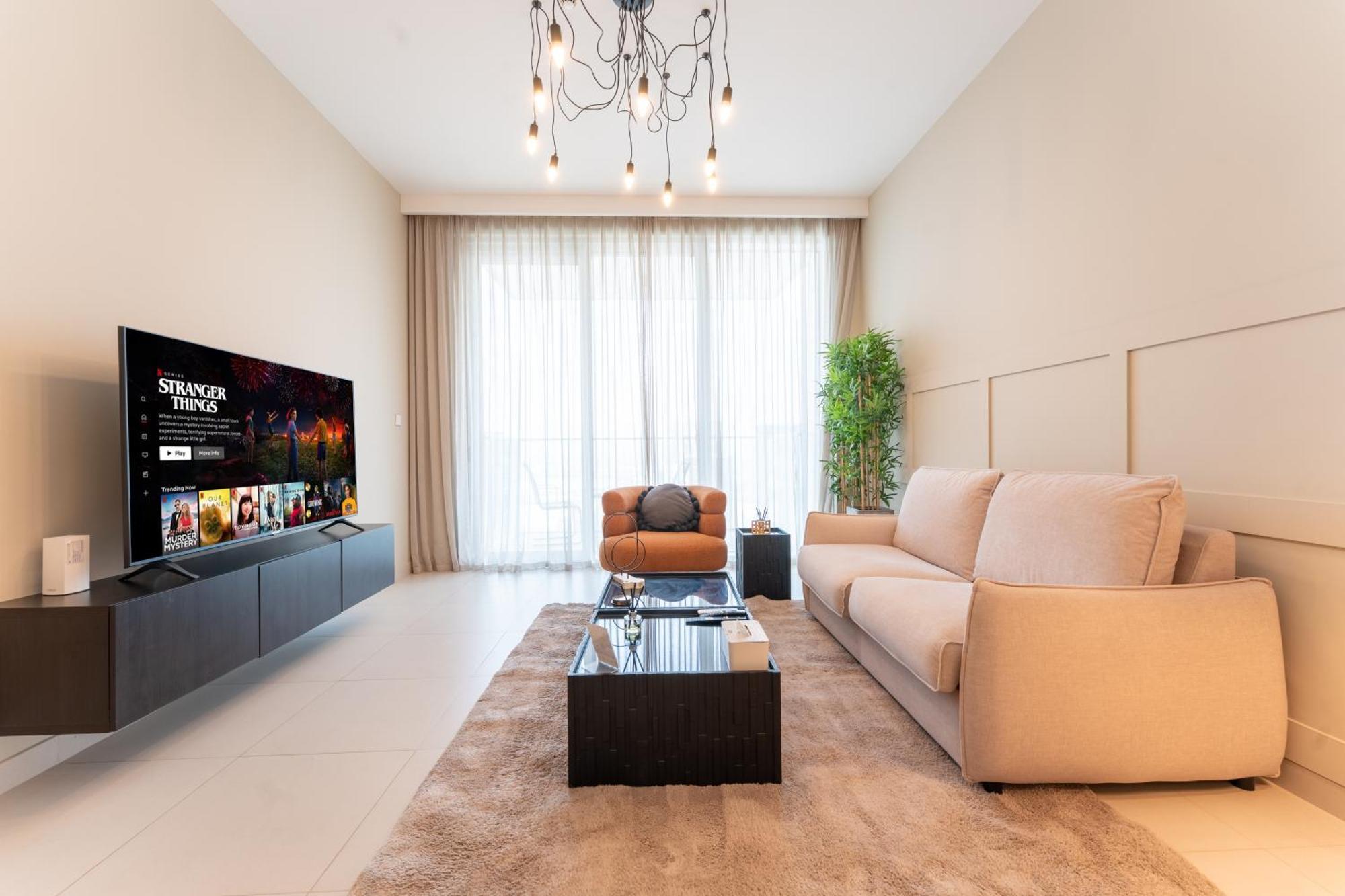 Apartment Elegant Luxury With Stunning Views In Creek Harbour By Aya Boutique Dubai