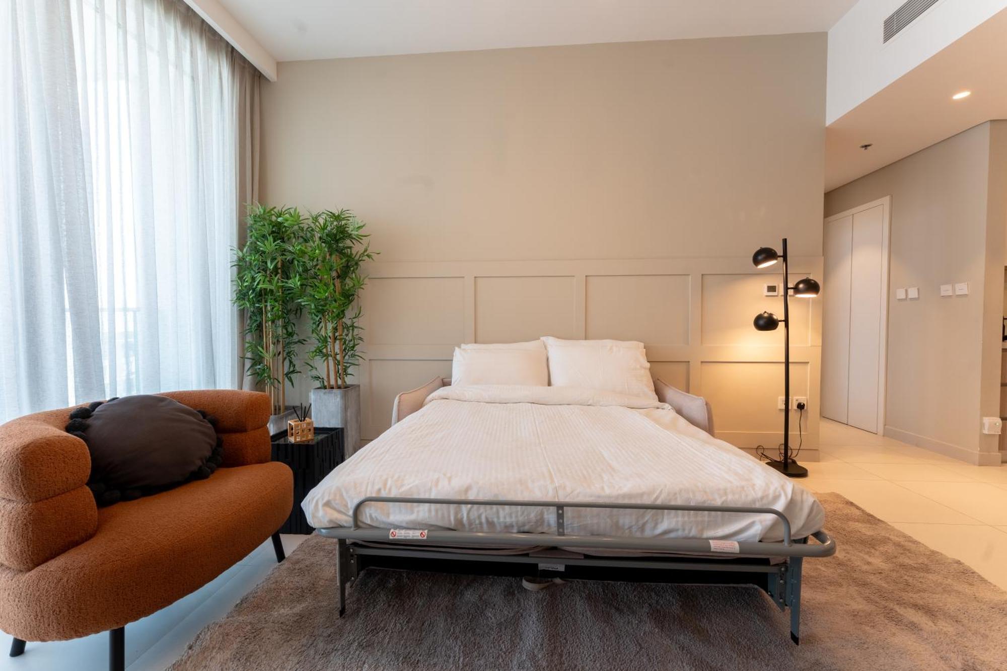 Elegant Luxury With Stunning Views In Creek Harbour By Aya Boutique Dubai
