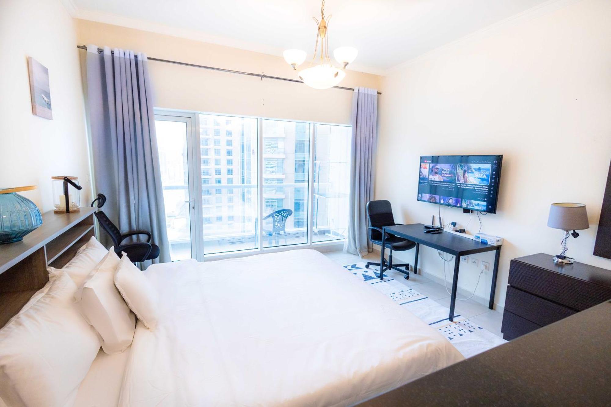 Downtown Burj Al Nujoom Mall & Burj Khalifa Apartment Dubai