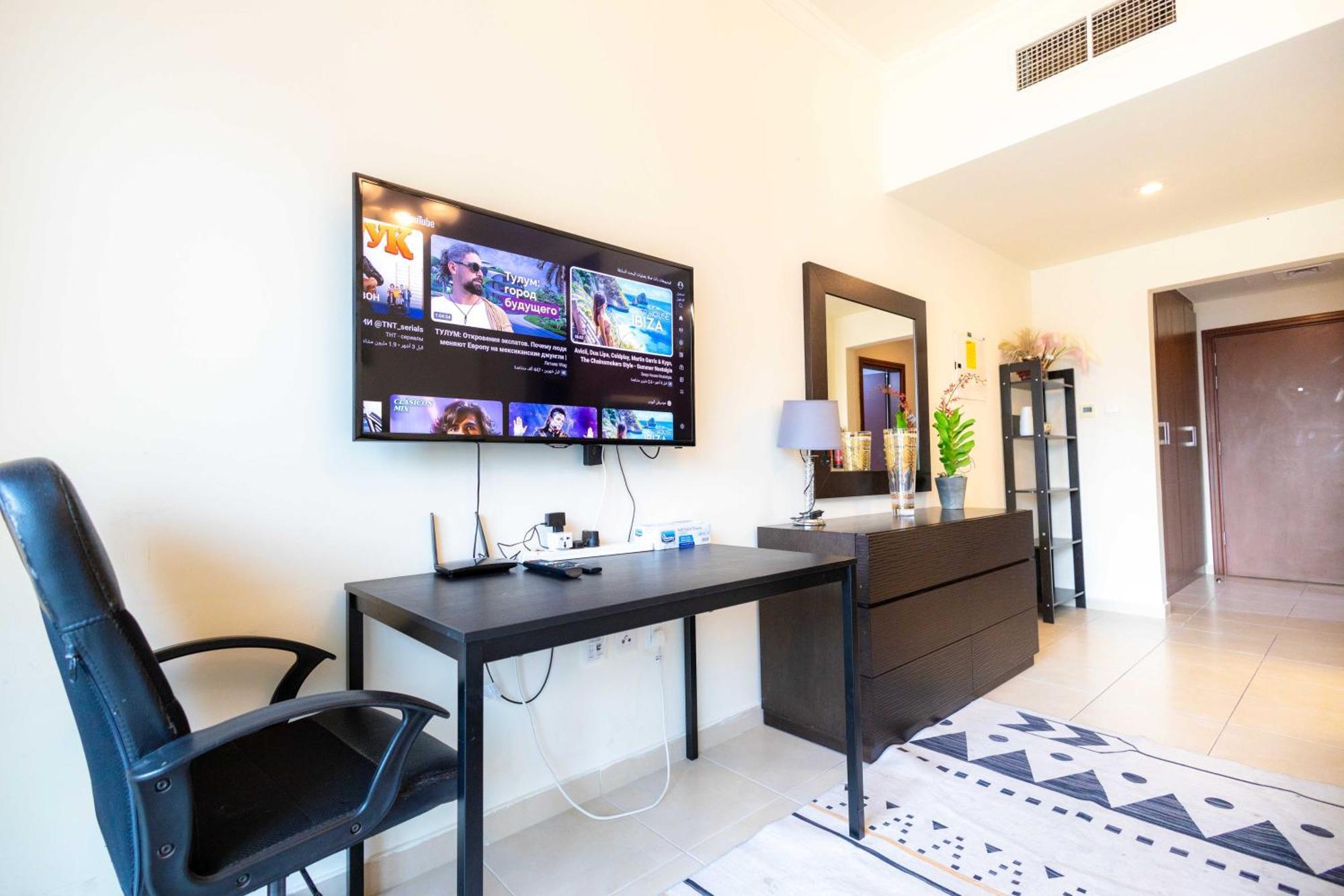 Apartment Downtown Burj Al Nujoom Mall & Burj Khalifa