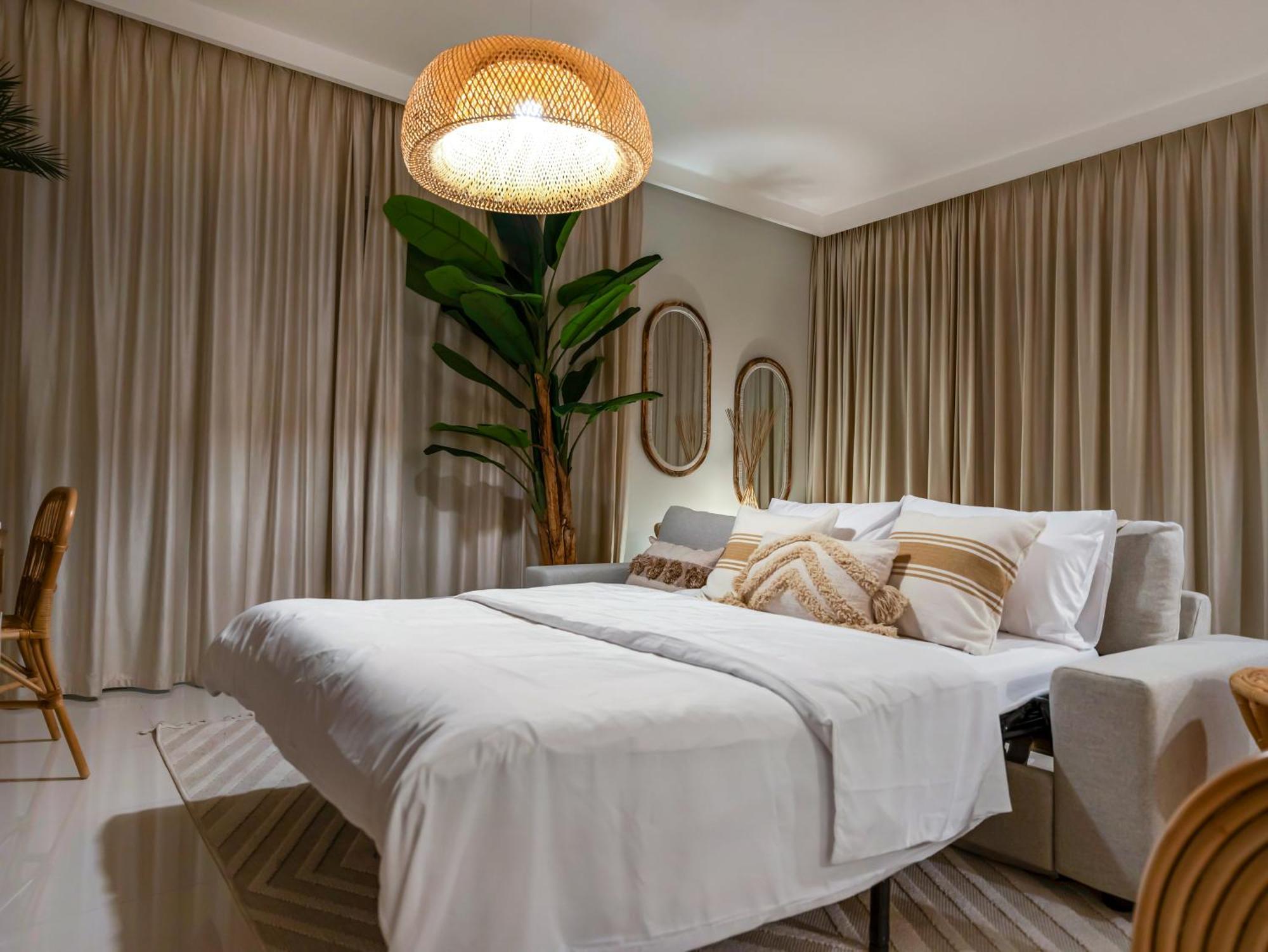 Luxury Spacious 2 Bedroom Private And Views Dubai