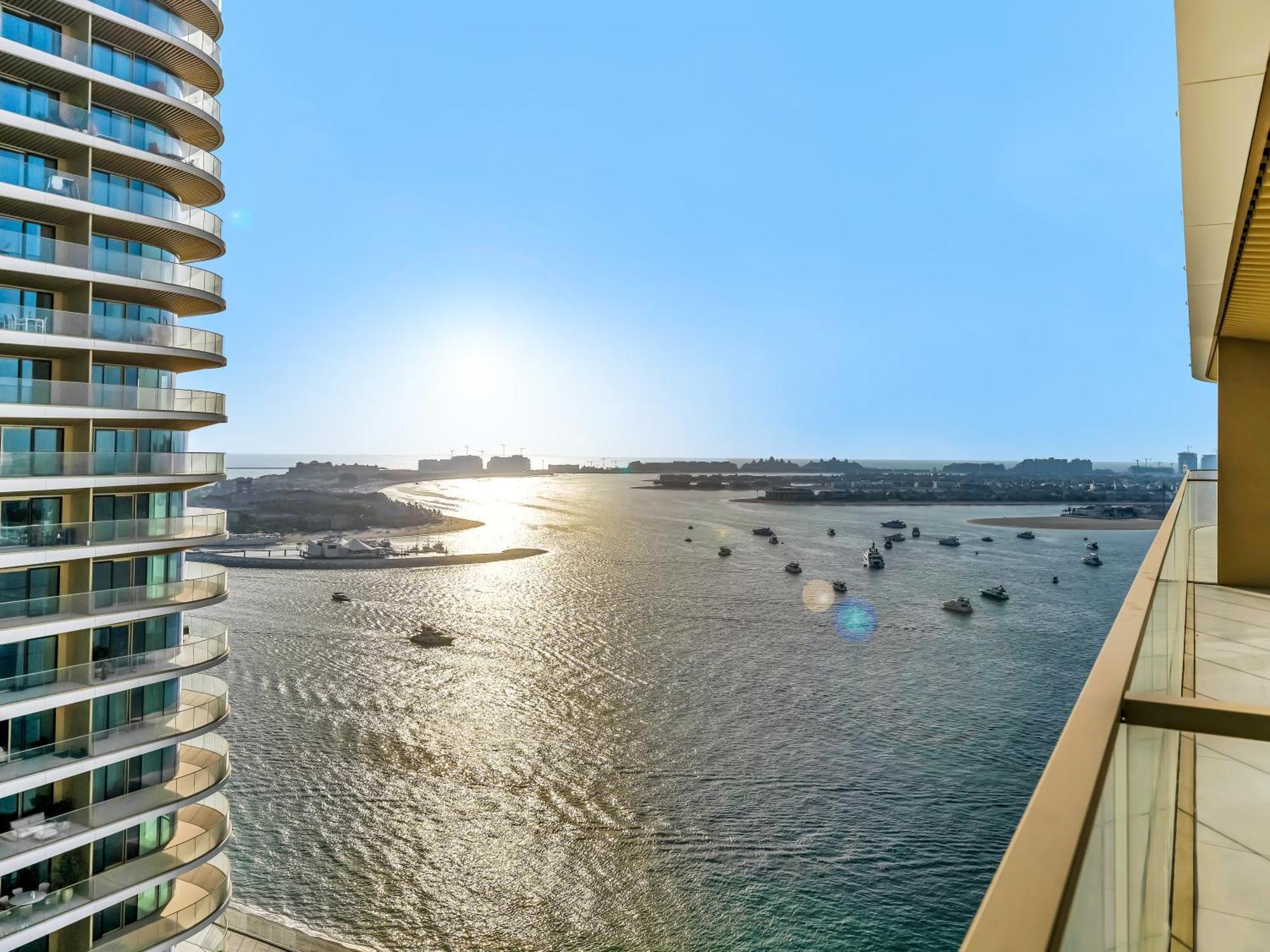 Luxury Spacious 2 Bedroom Private And Views