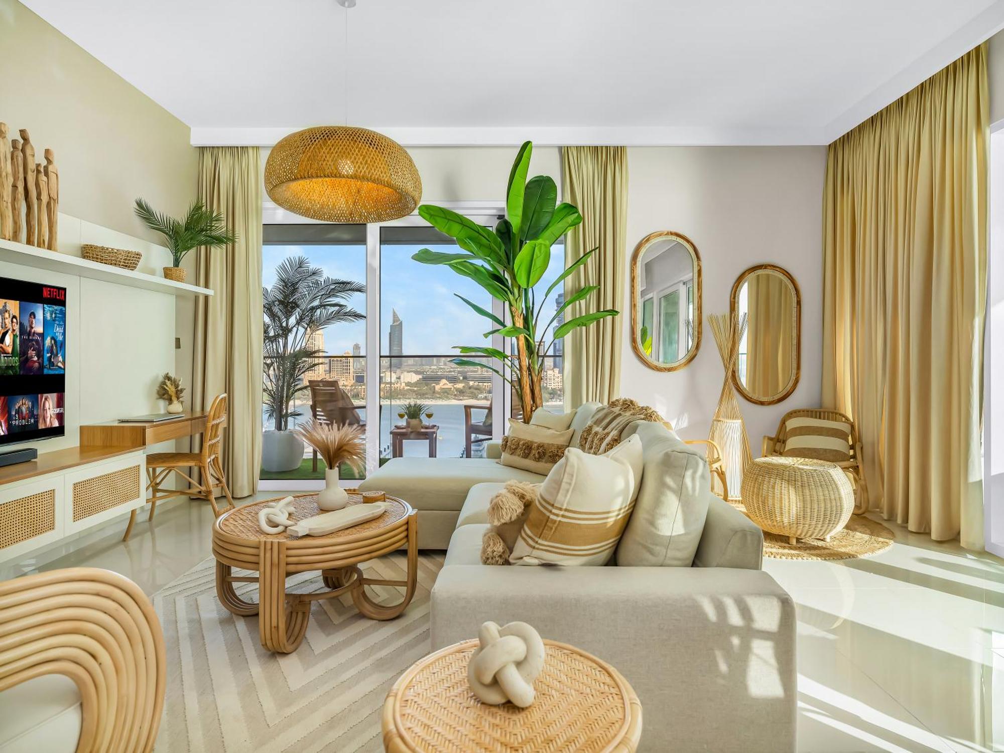 Apartment Luxury Spacious 2 Bedroom Private And Views *