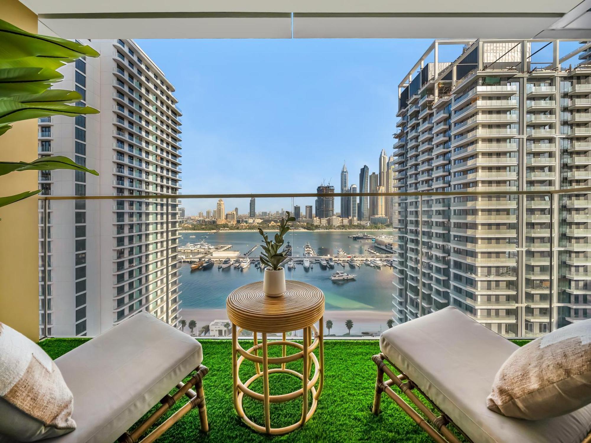 Luxury Spacious 2 Bedroom Private And Views Dubai