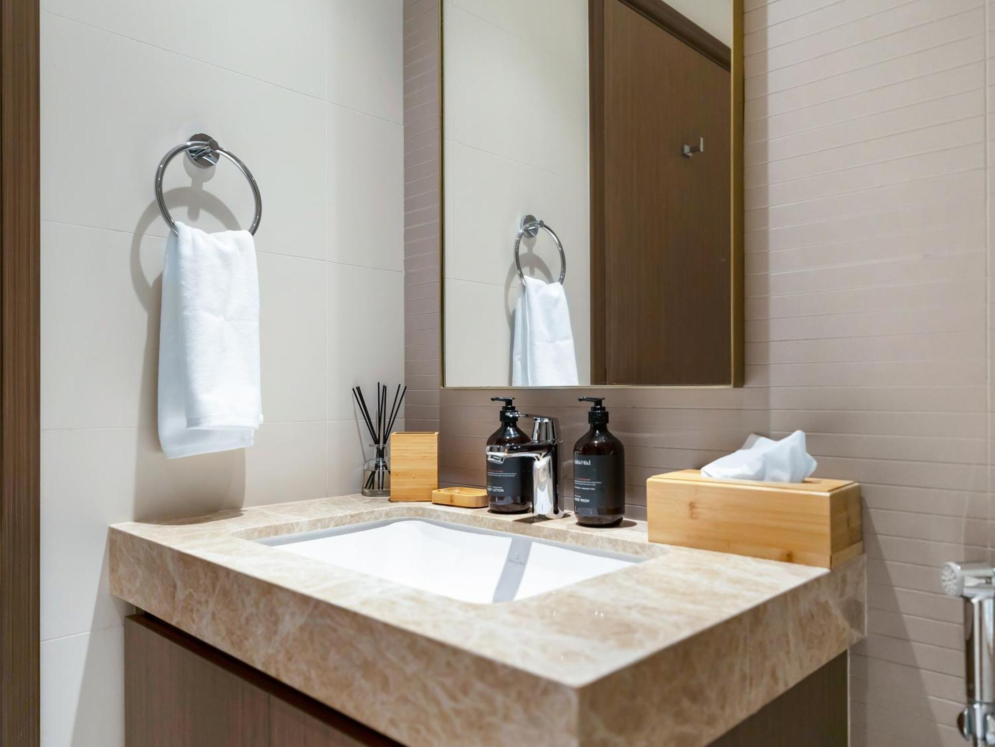 Luxury Spacious 2 Bedroom Private And Views Dubai