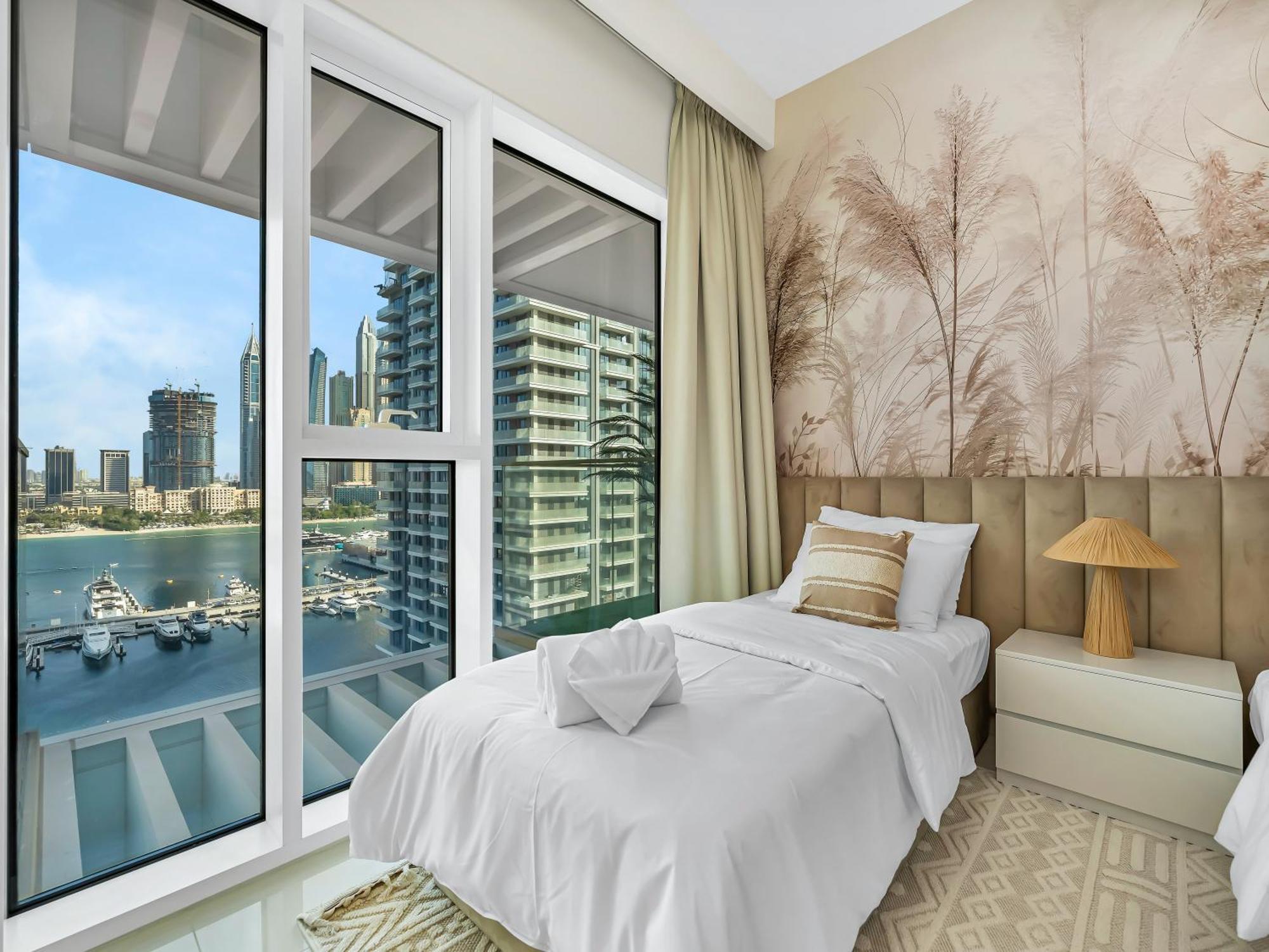 Apartment Luxury Spacious 2 Bedroom Private And Views *