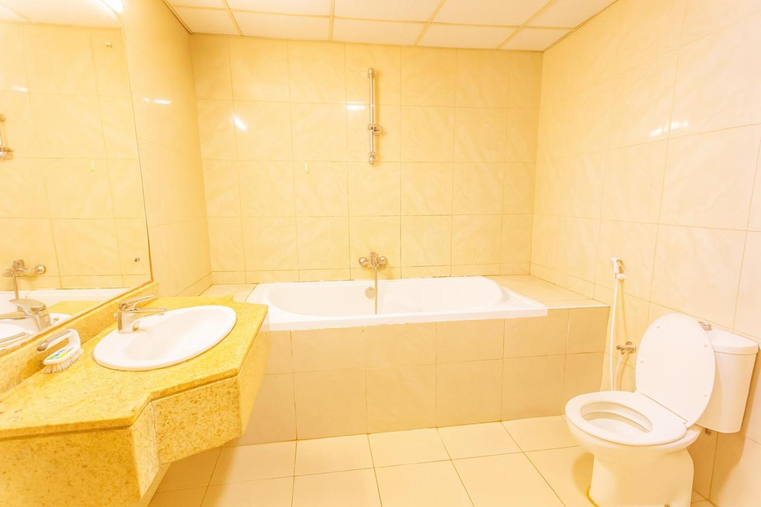 Masters And Double For Girls Only In Marina, Apartment