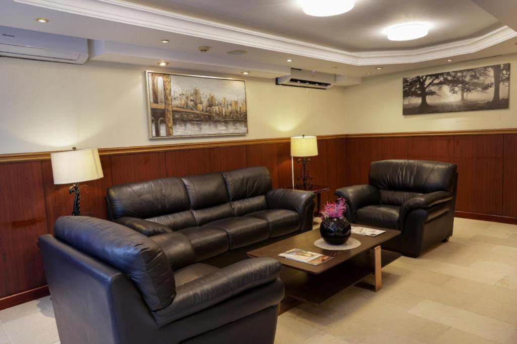 Hotel Click Grand - Bur