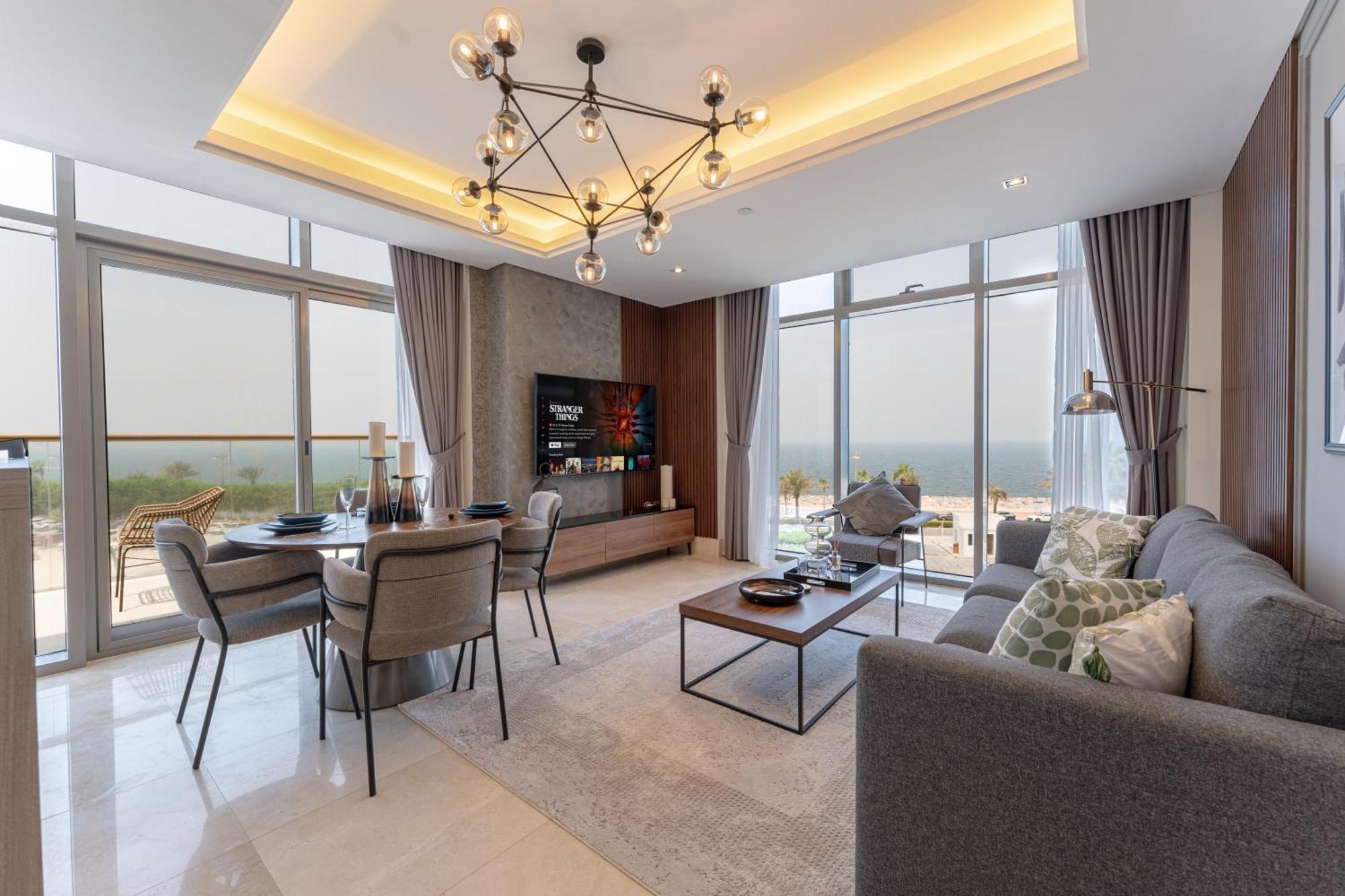 Elegant Palm Jumeirah Retreat With Breathtaking Sea Views By Aya Boutique * Dubai