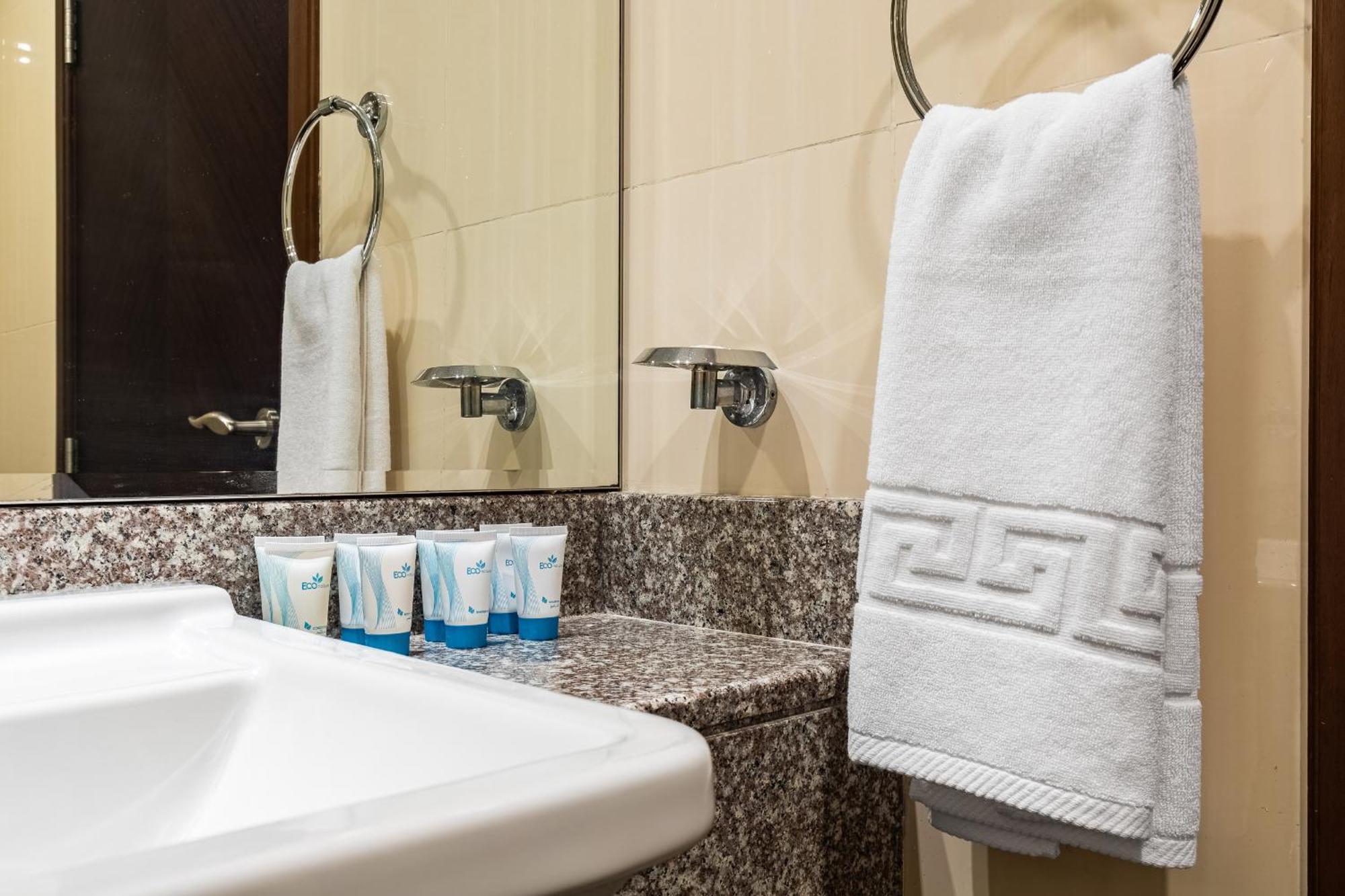 Apartment Amazing Beachfront Apartments Near Atlantis Waterpark By Simply Comfort Sarai Palm Jumeirah *