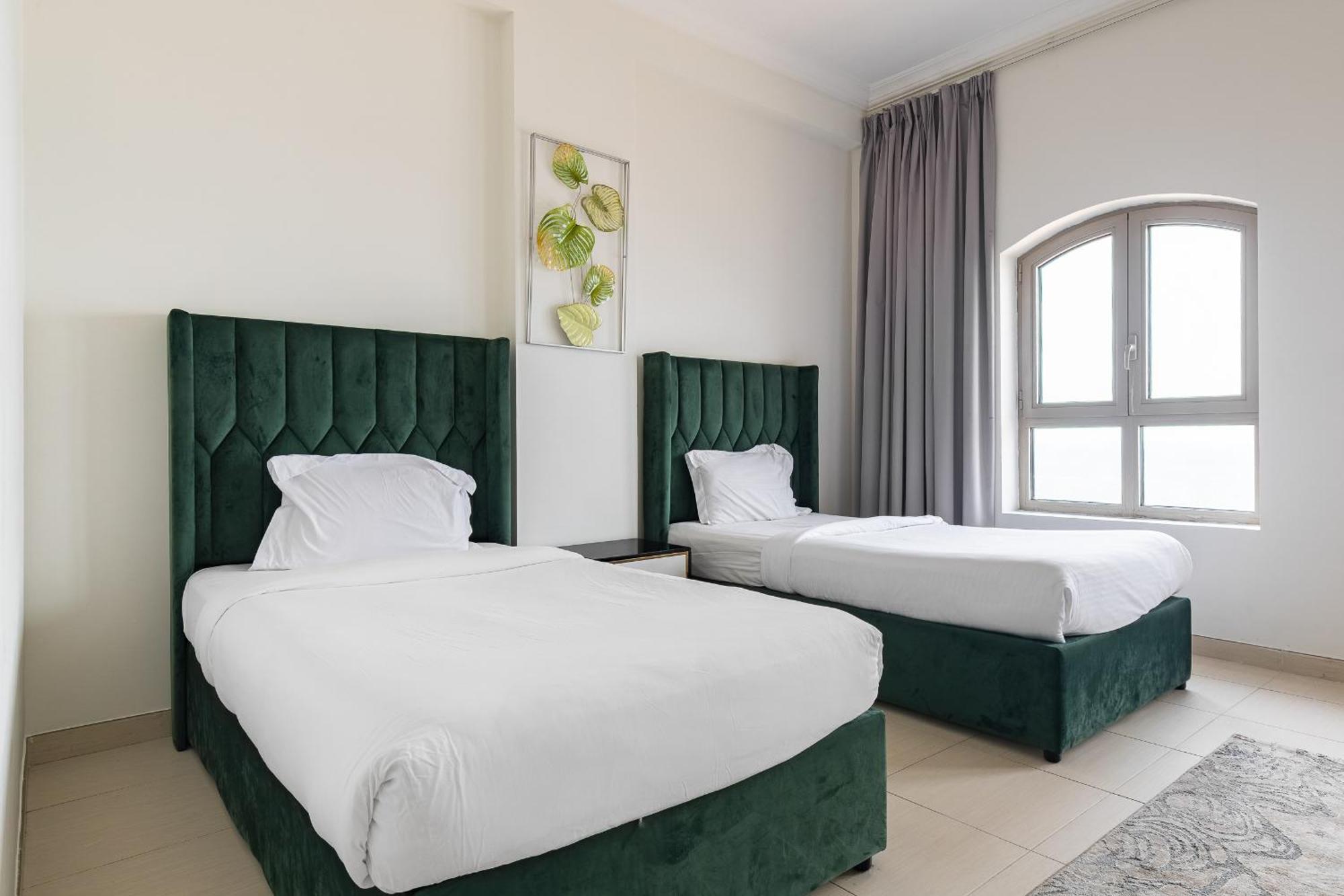 Amazing Beachfront Apartments Near Atlantis Waterpark By Simply Comfort Sarai Palm Jumeirah Apartment Dubai
