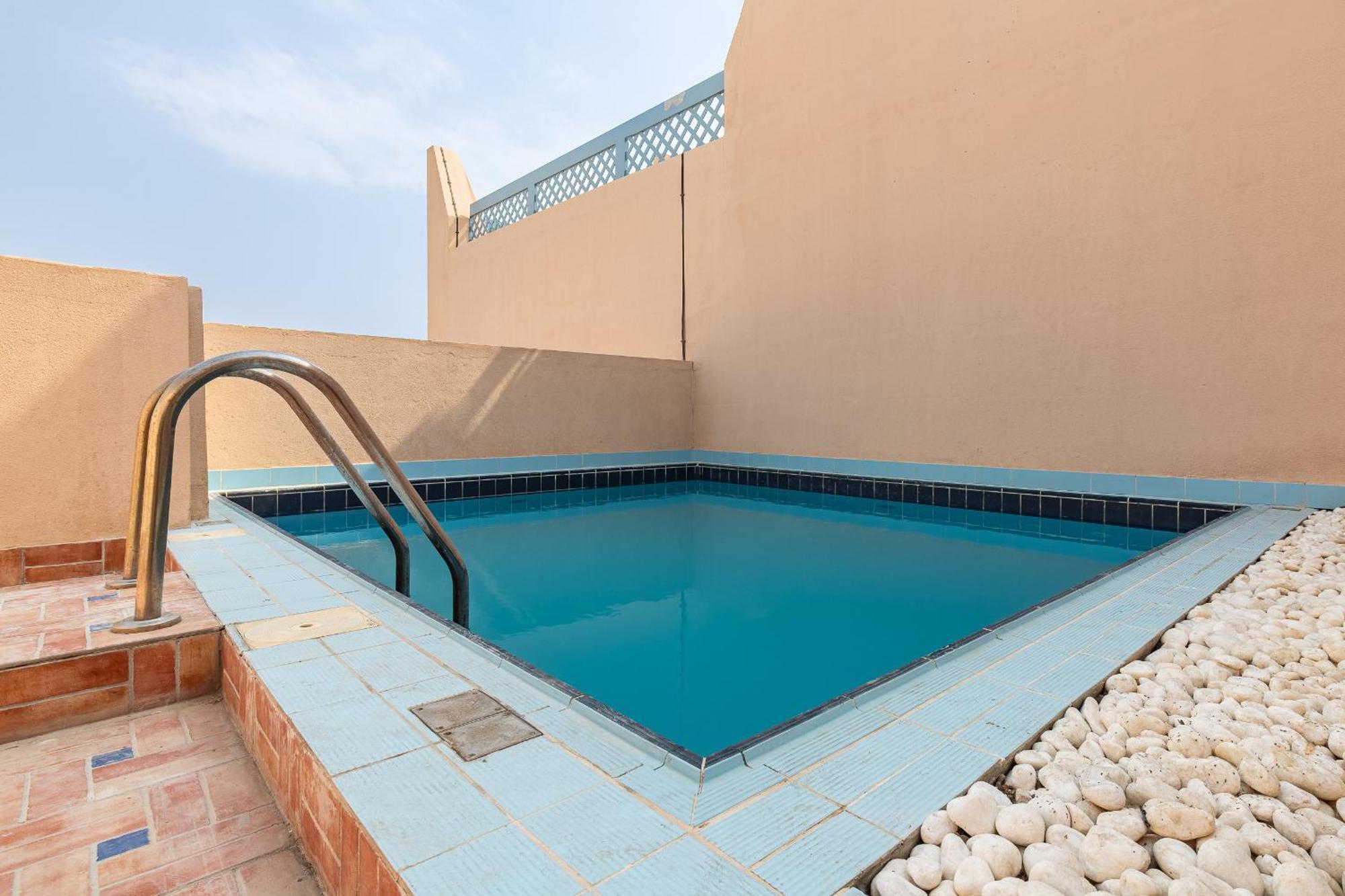 Apartment Amazing Beachfront Apartments Near Atlantis Waterpark By Simply Comfort Sarai Palm Jumeirah
