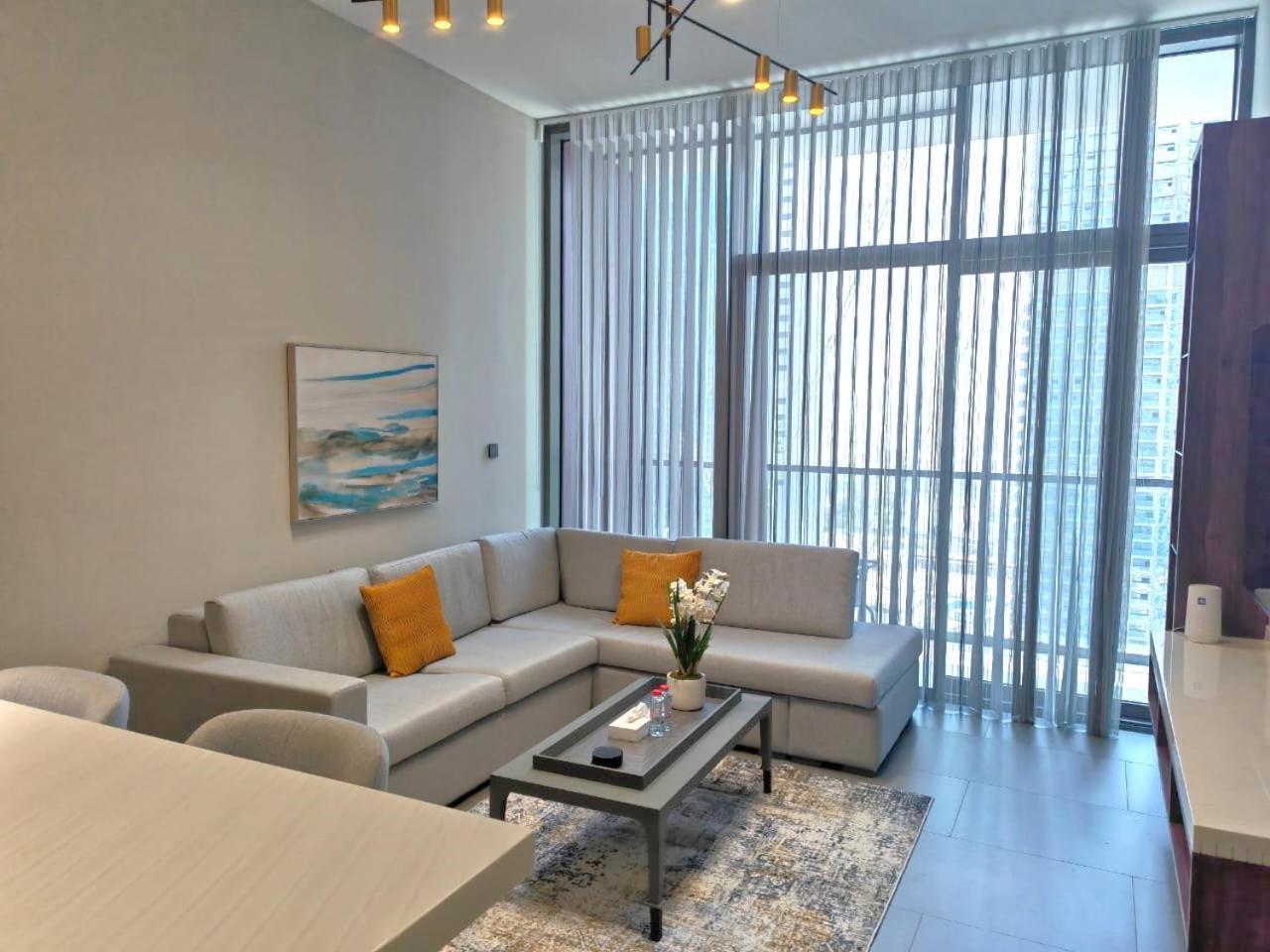 Brand New Luxury One Bedroom Apartment *