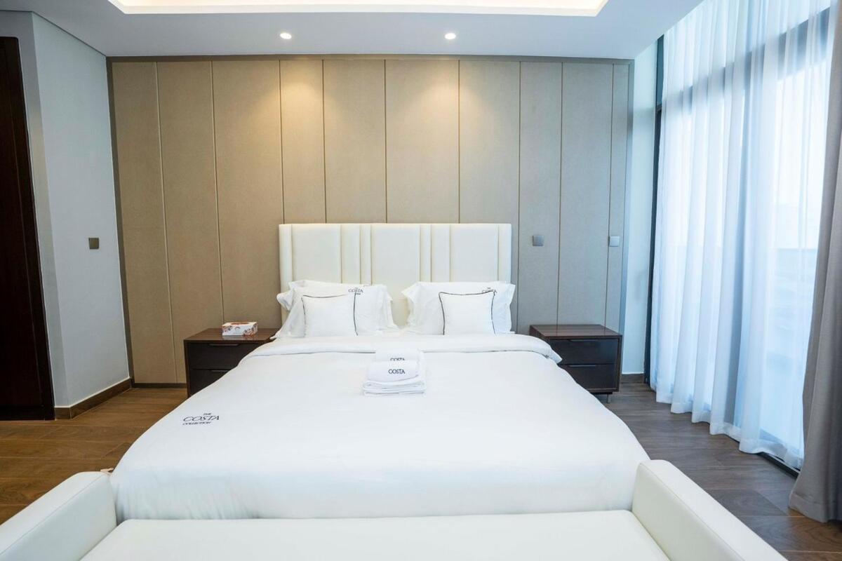 Stylish 2br In Business Bay Life - Free Pool *