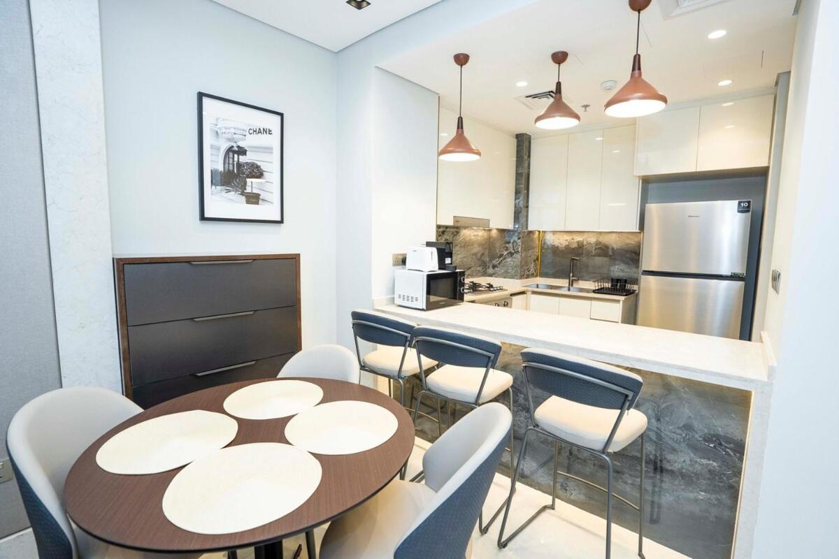 Stylish 2br In Business Bay Life - Free Pool Apartment