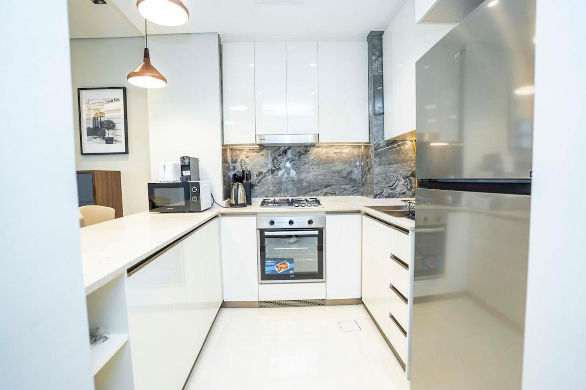 Stylish 2br In Business Bay Life - Free Pool *