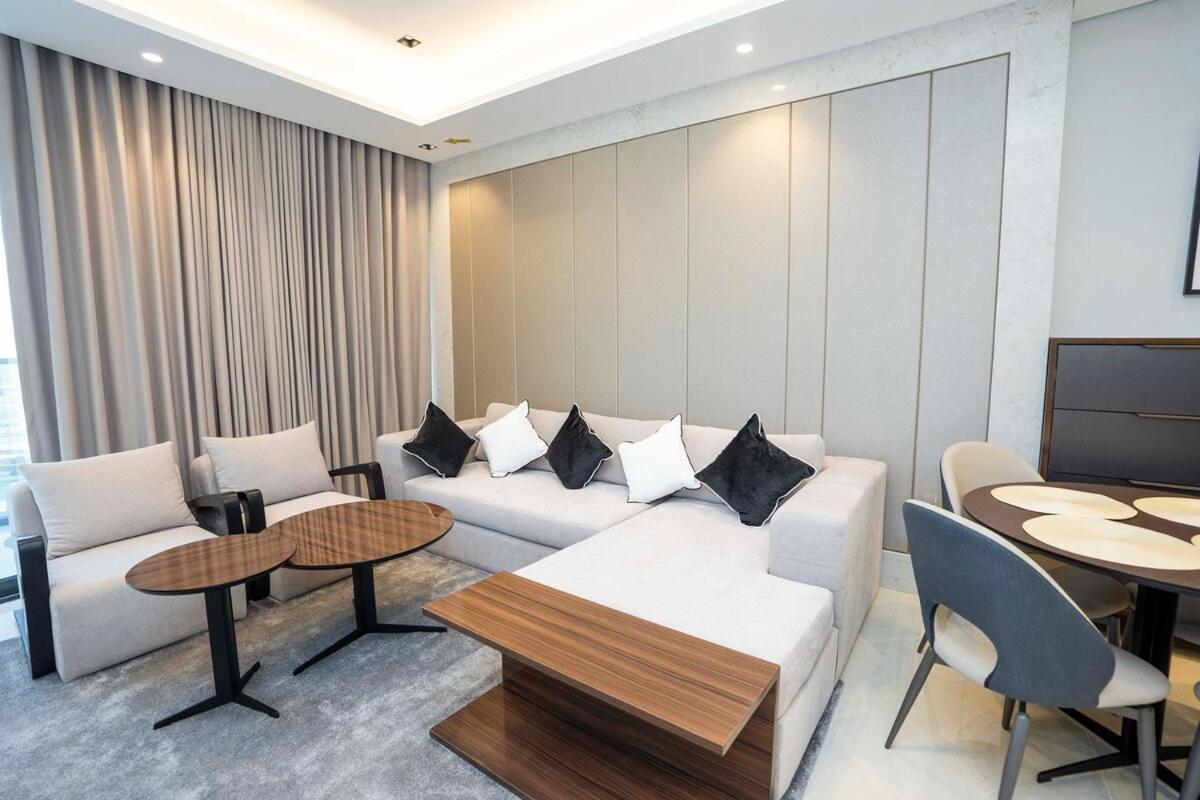 Stylish 2br In Business Bay Life - Free Pool *