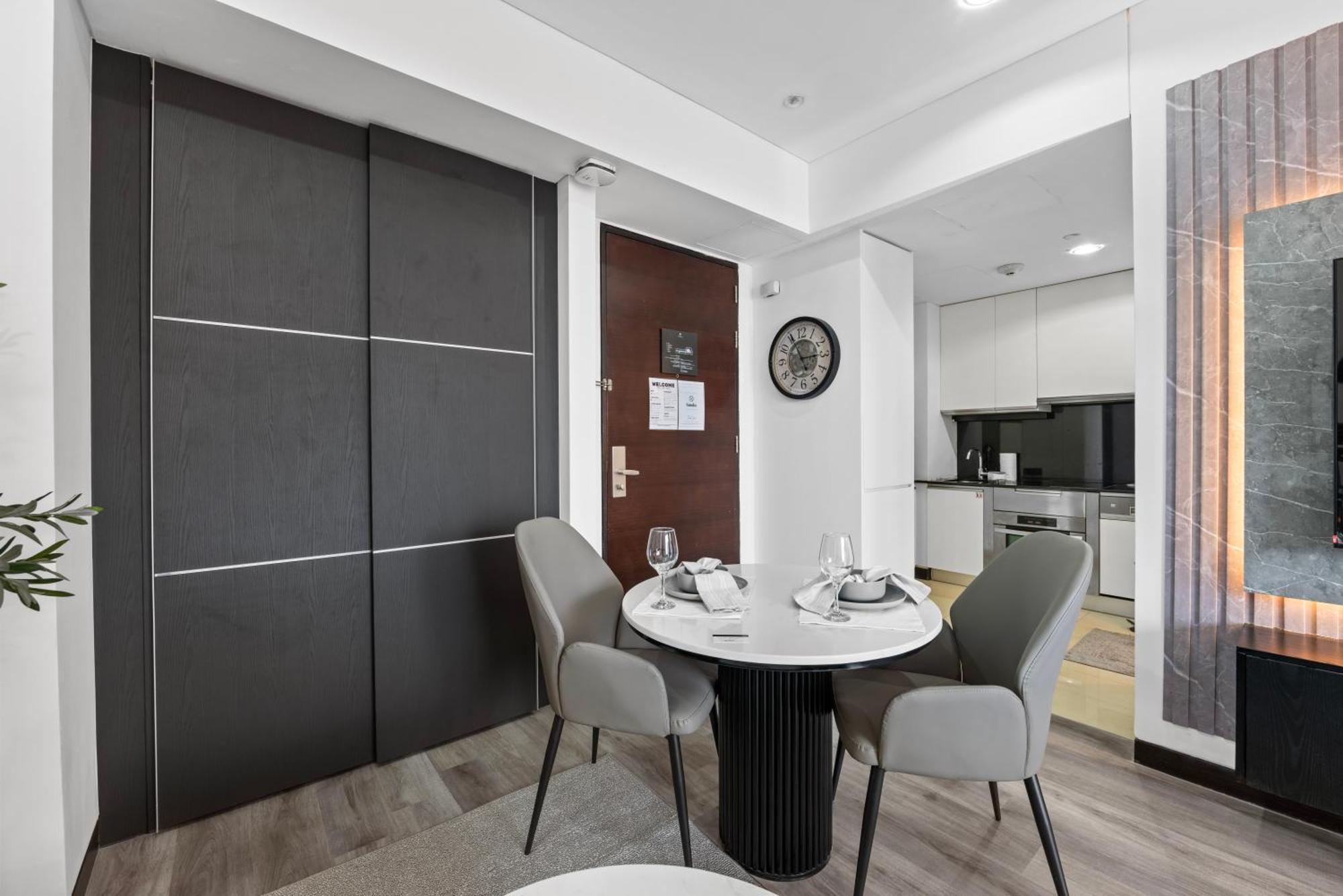 Aparthotel The Address Marina - Lux Living *