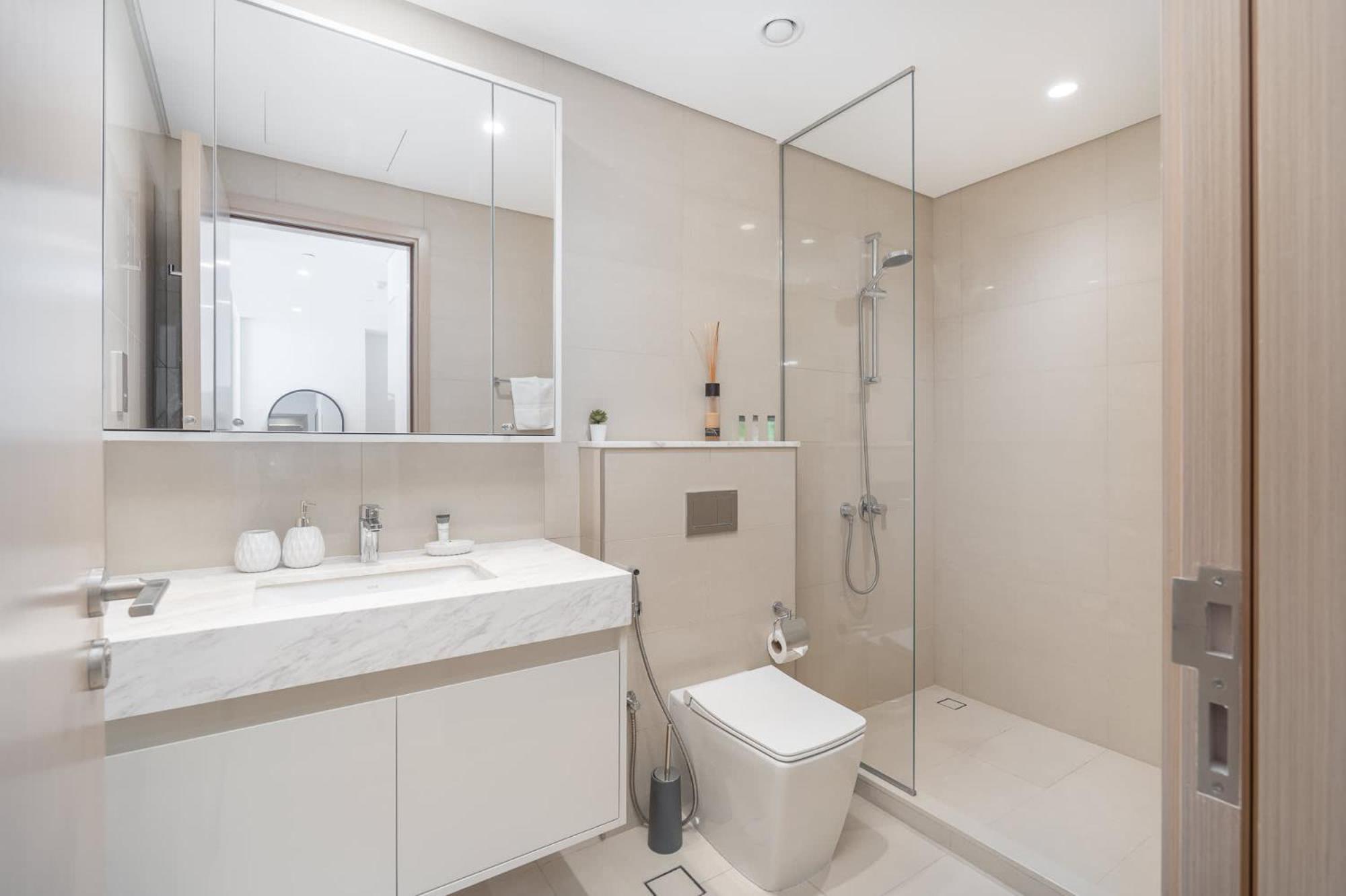 Amazing Downtown 1 Bed For 2 Apartment
