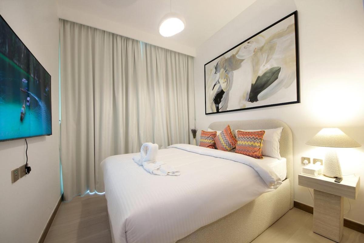 Urban Oasis 2br Retreat In With Pool View * Dubai